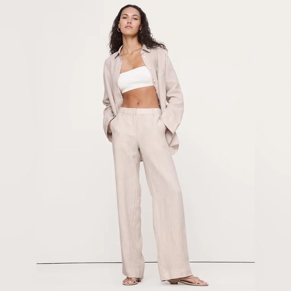 NWT! Banana Republic The Everyday Wide-Leg Pant in Linen- Medium 🩷